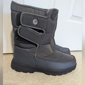 Men's winter boot brand new size 43 or us size 10